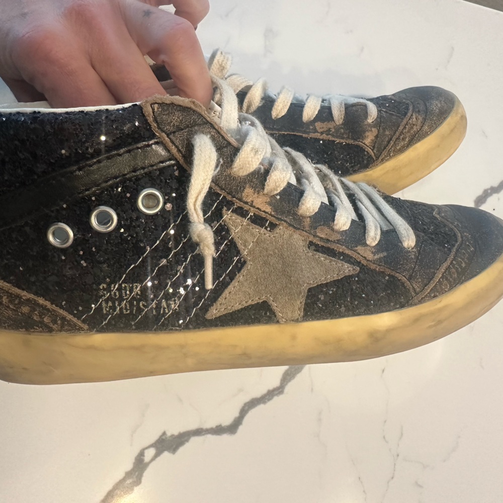 Beautiful and comfortable these GG are head turners. Barely worn. Excellent cond